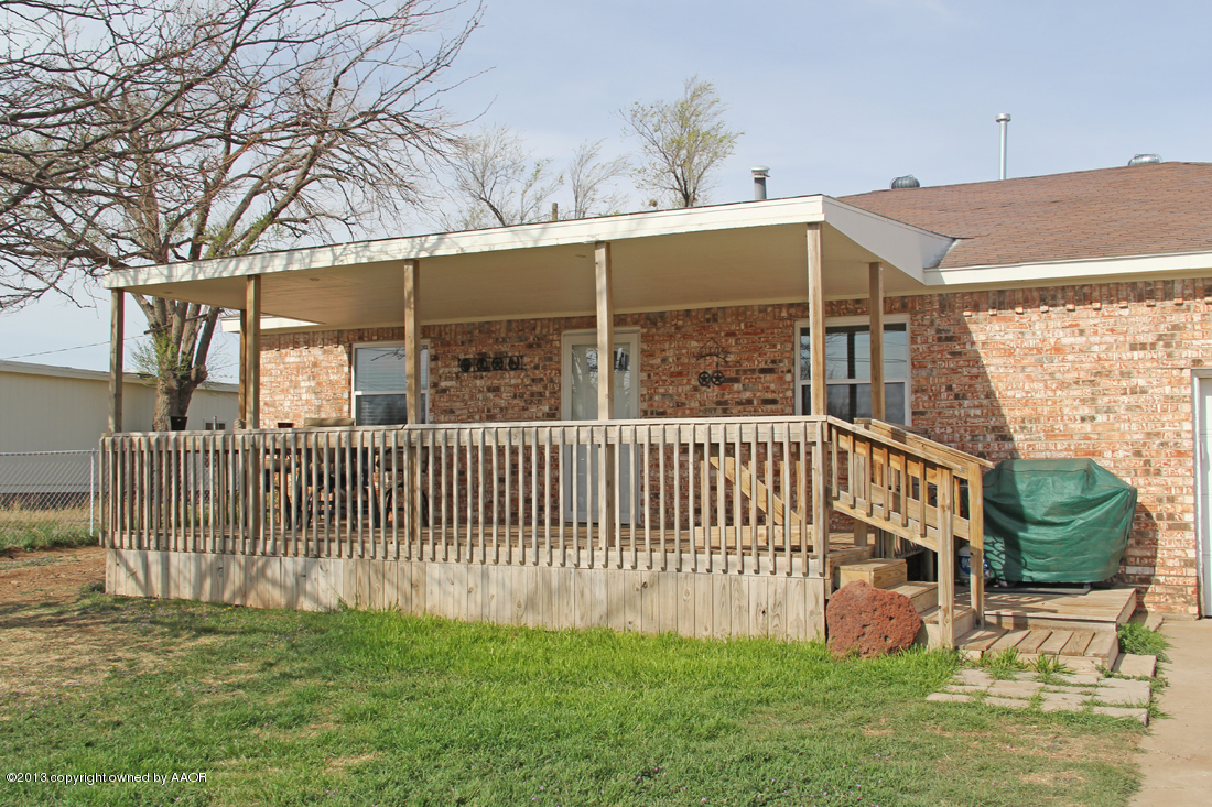9713 River Road Amarillo, TX 79108 - Photo 3 of 34 Front Deck2