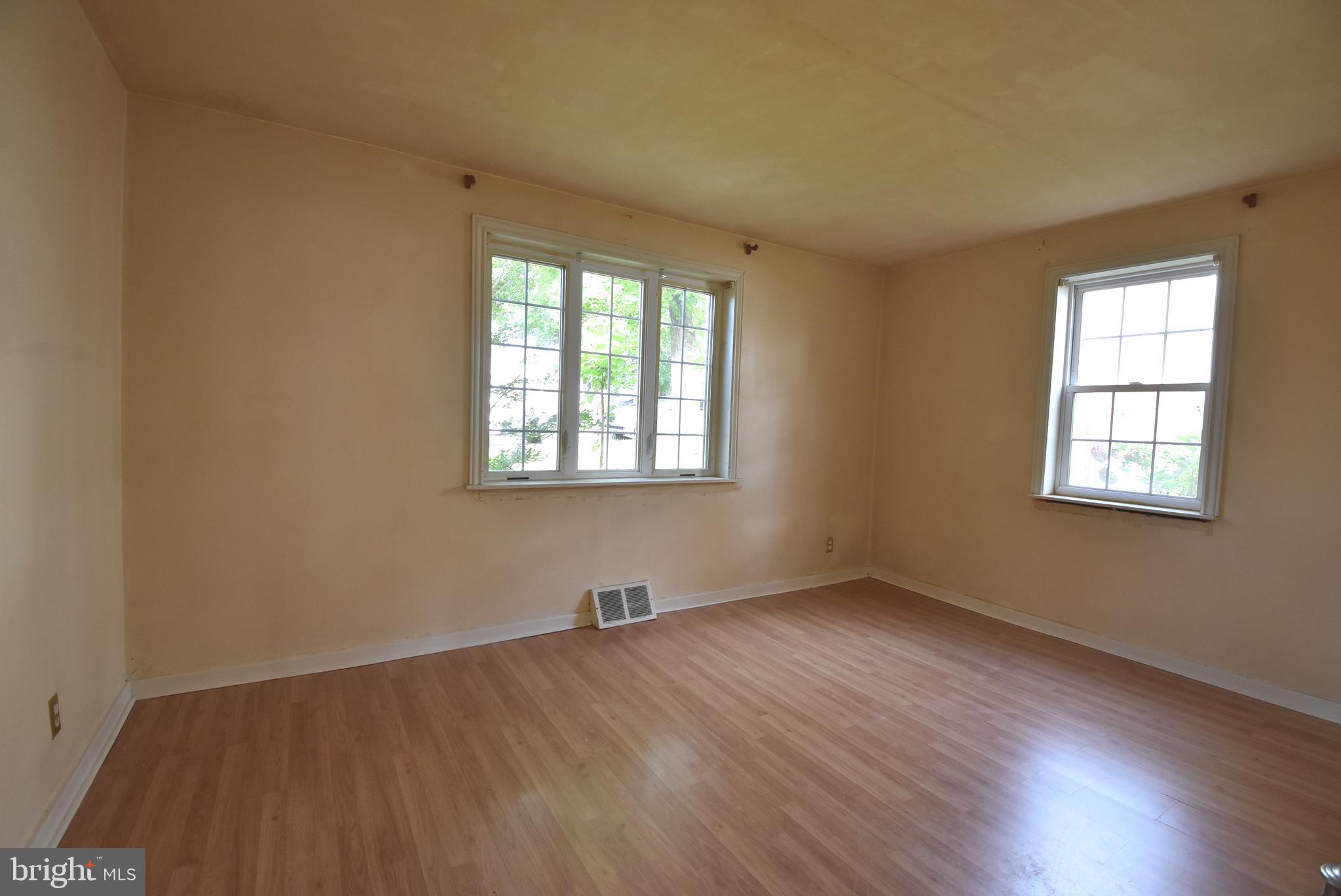 9257 Annapolis Road Philadelphia, PA 19114 - Photo 8 of 29 Gallery Image 8
