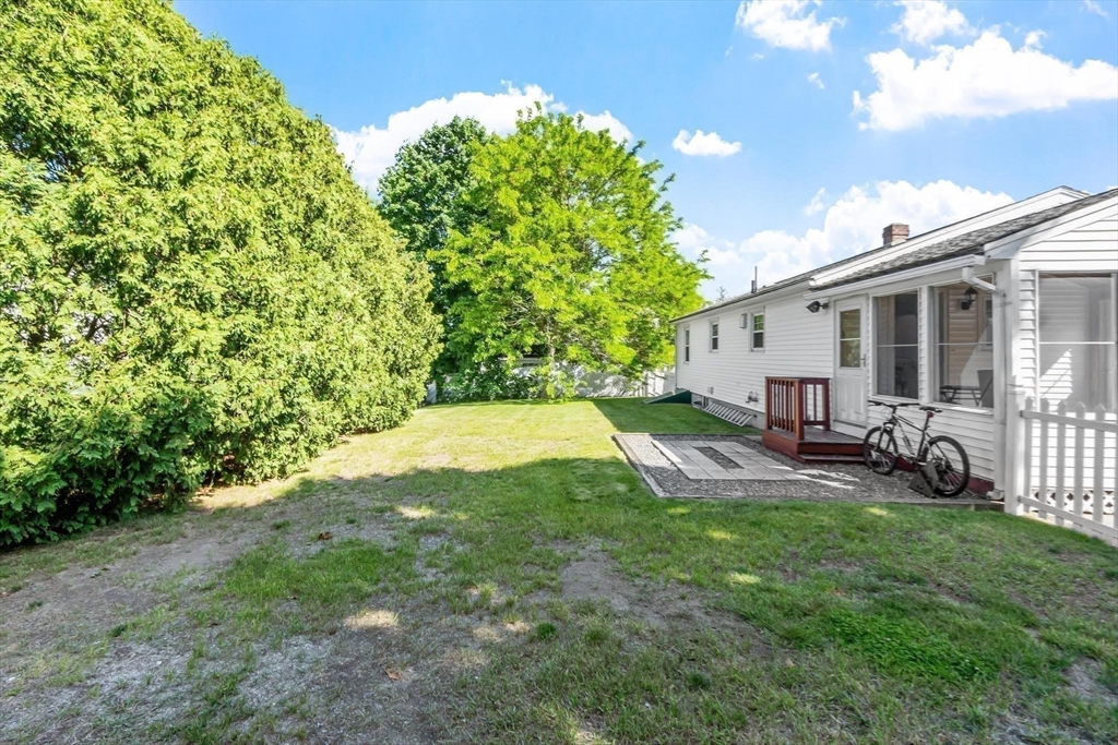 27 Sunset Road Dracut, MA 01826 - Photo 6 of 29