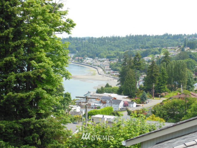 720 Southwest 295th Street Federal Way, WA 98023 - Photo 2 of 15