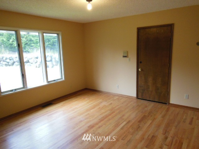 720 Southwest 295th Street Federal Way, WA 98023 - Photo 3 of 15