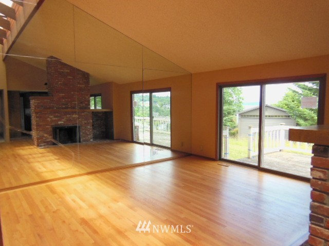 720 Southwest 295th Street Federal Way, WA 98023 - Photo 4 of 15