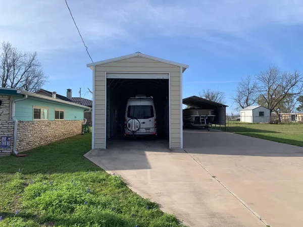 $389,000 | 216 Post Oak, Tow, TX 78672
