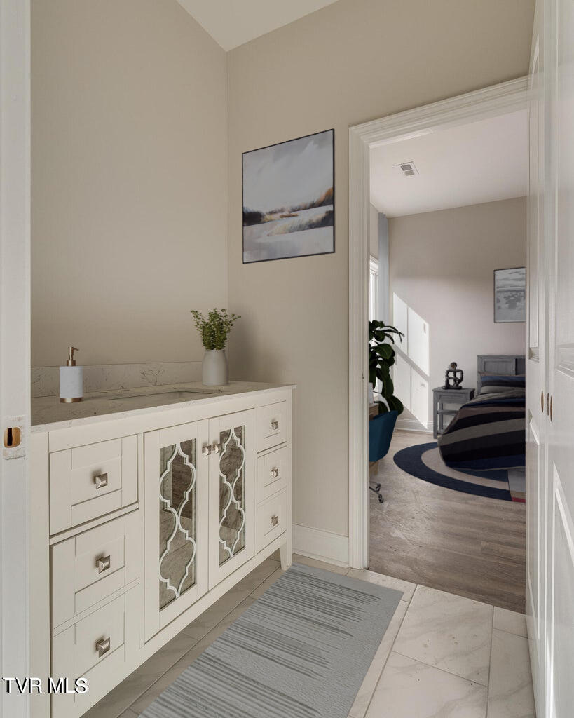 860 Granby Road Kingsport, TN 37660 - Photo 17 of 28 Second_Bathroom_860_Granby_Property_2024