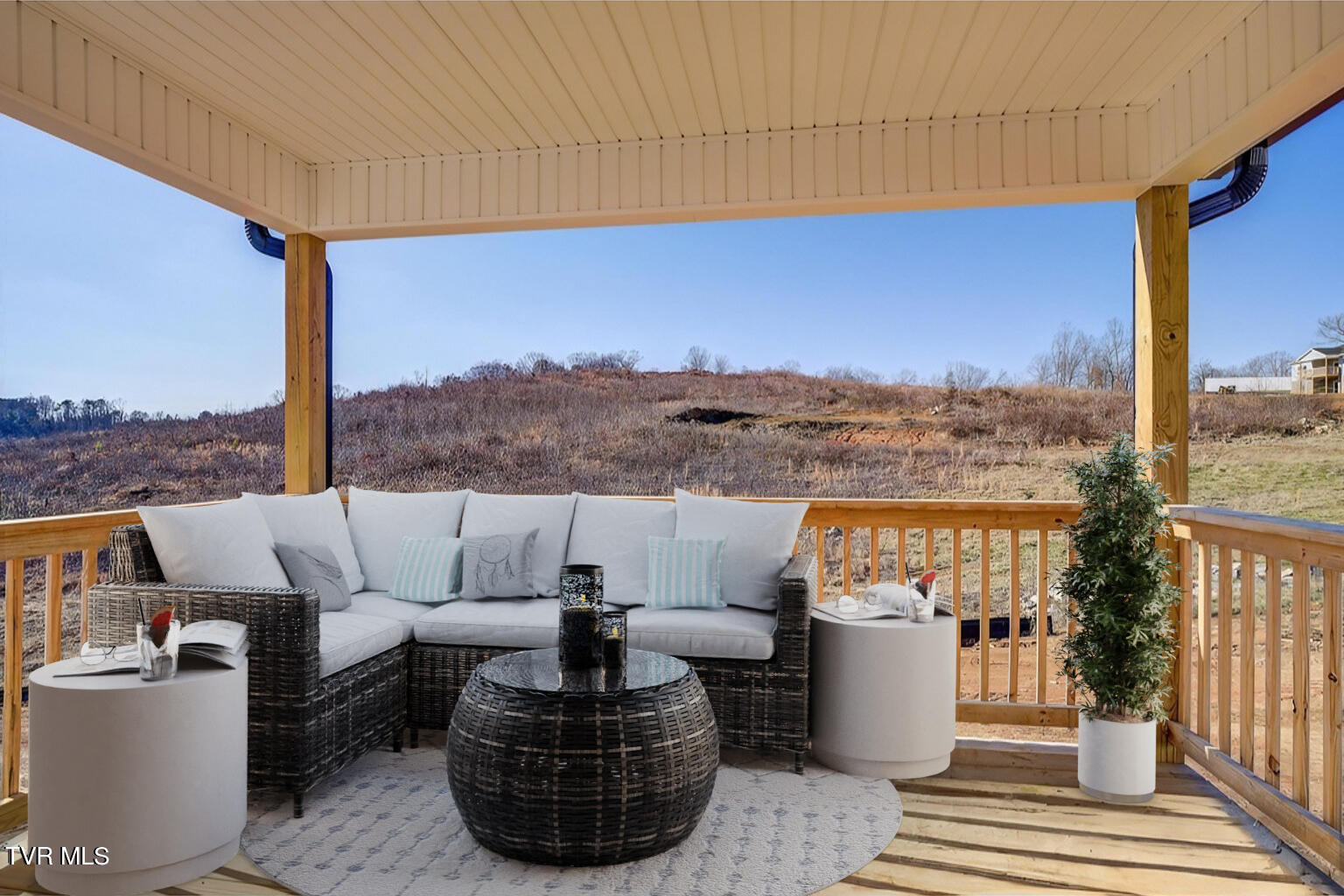 860 Granby Road Kingsport, TN 37660 - Photo 24 of 28 Patio_860_Granby_Property_20240214185522