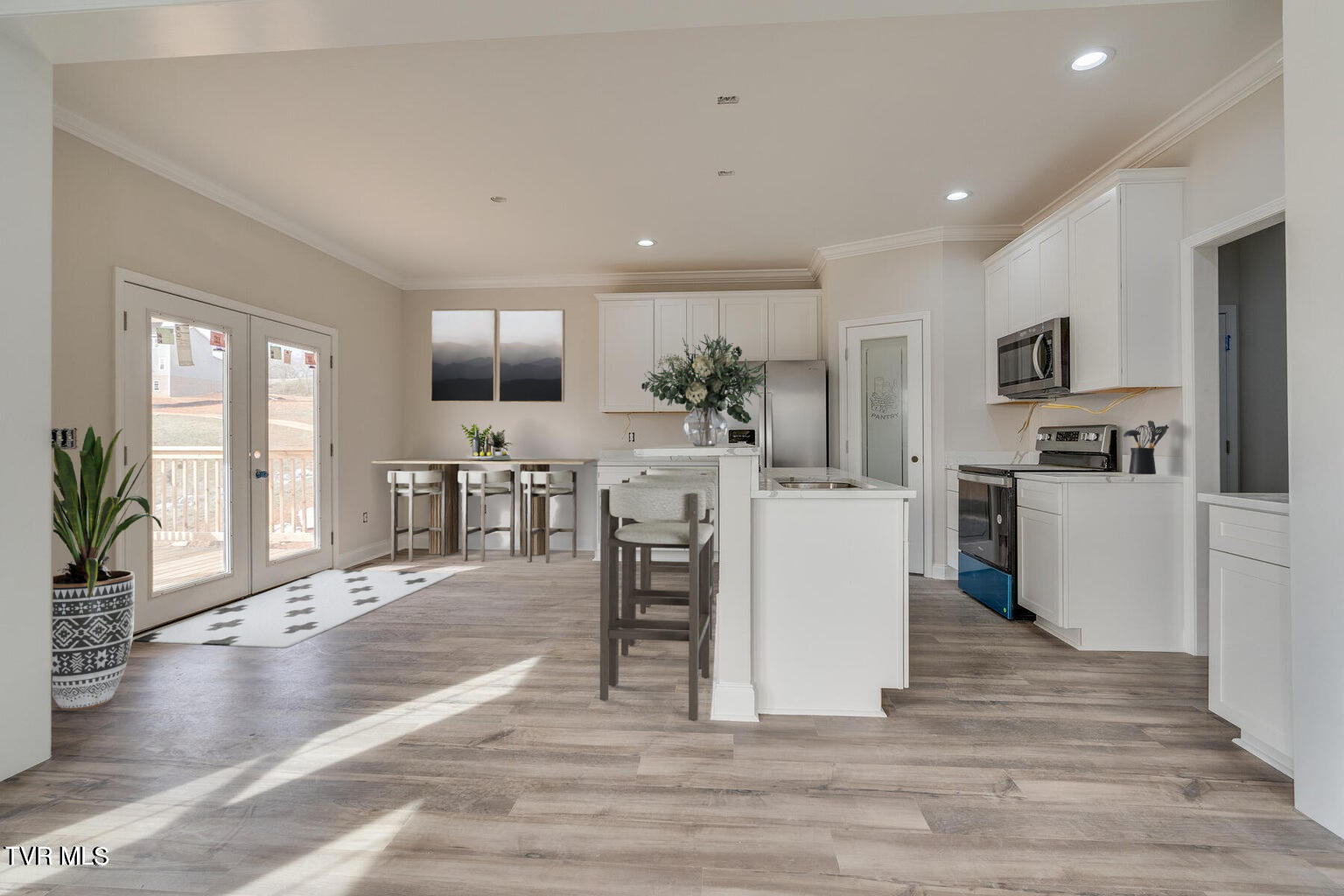 860 Granby Road Kingsport, TN 37660 - Photo 8 of 28 Kitchen_Dining_860_Granby_Property_20240