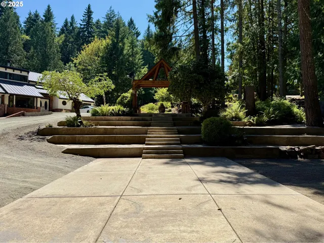 $1,699,000 | 30816 Kenady Lane, Cottage Grove, OR 97424