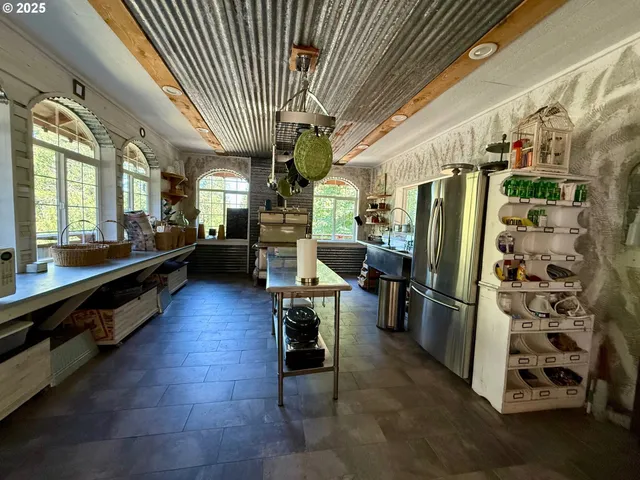 $1,699,000 | 30816 Kenady Lane, Cottage Grove, OR 97424