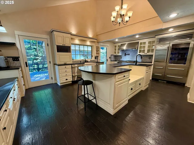 $1,699,000 | 30816 Kenady Lane, Cottage Grove, OR 97424