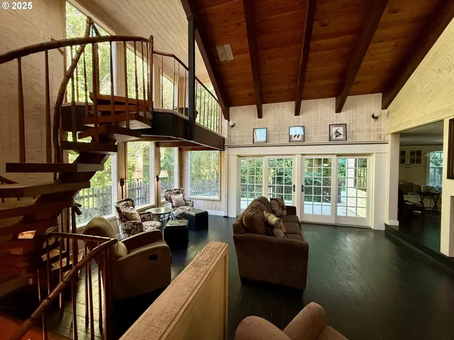 $1,699,000 | 30816 Kenady Lane, Cottage Grove, OR 97424