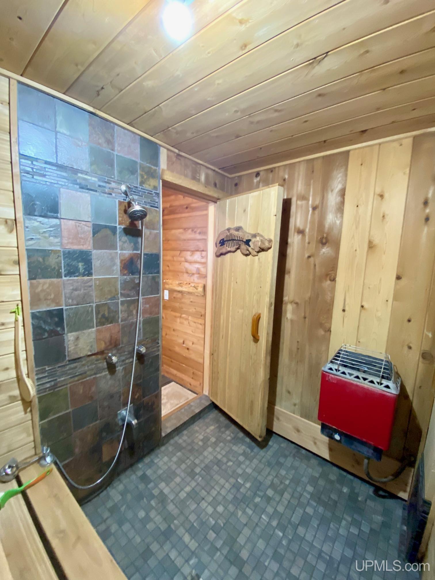 105 Ridge Lane Marquette, MI 49855 - Photo 54 of 78 Gallery Image 54