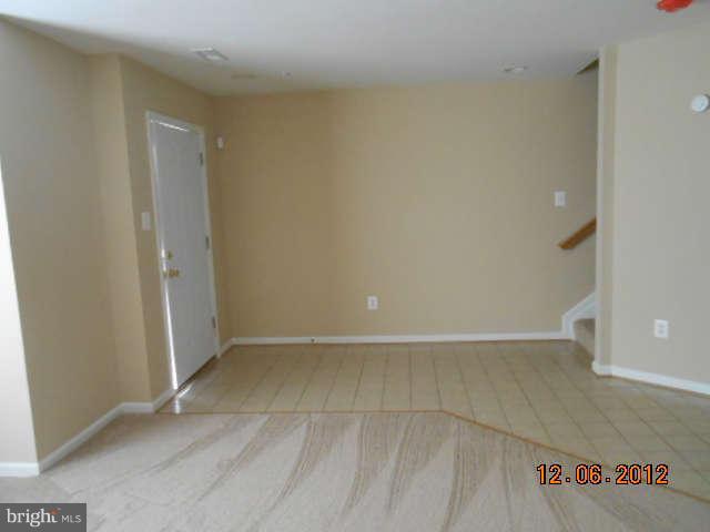 10270 Rutland Round Road, Unit 8 Columbia, MD 21044 - Photo 12 of 24 Living Room