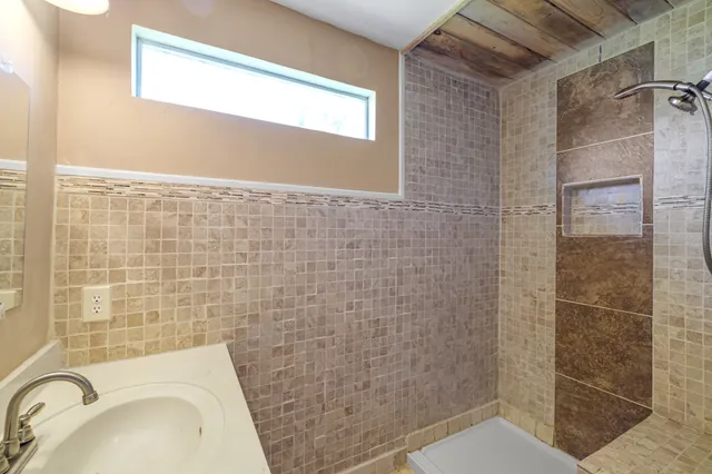 $194,929 | 145 Shady Grove Road, Lancing, TN 37770