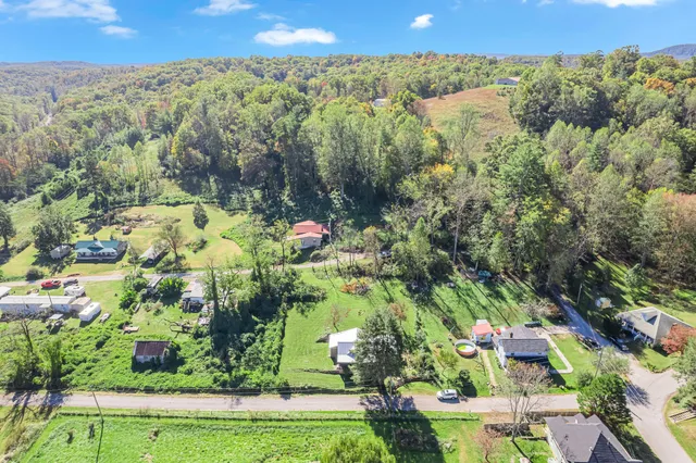 $194,929 | 145 Shady Grove Road, Lancing, TN 37770