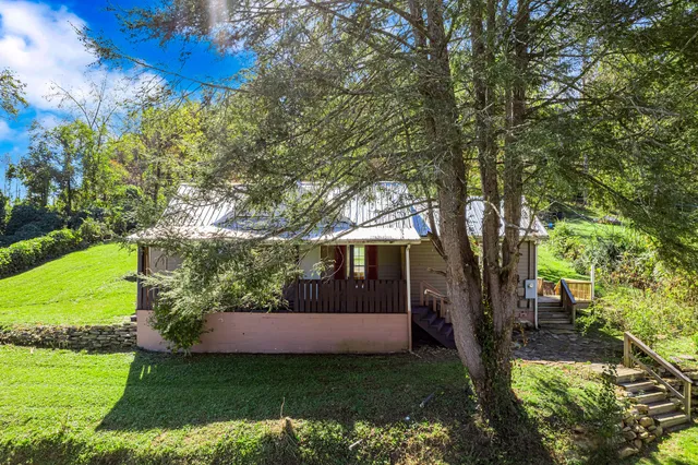 $194,929 | 145 Shady Grove Road, Lancing, TN 37770