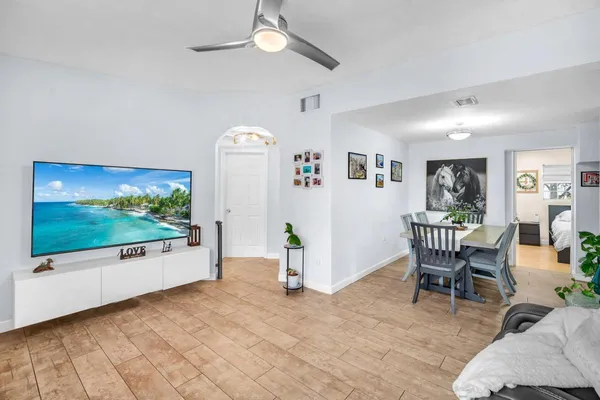 $479,000 | 404 South 62nd Terrace, Hollywood, FL 33023