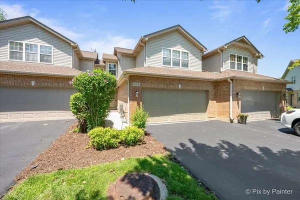 $429,000 | 624 Daisy Lane, Roselle, IL 60172