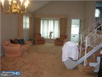 9991 Verree Road Philadelphia, PA 19115 - Photo 2 of 11