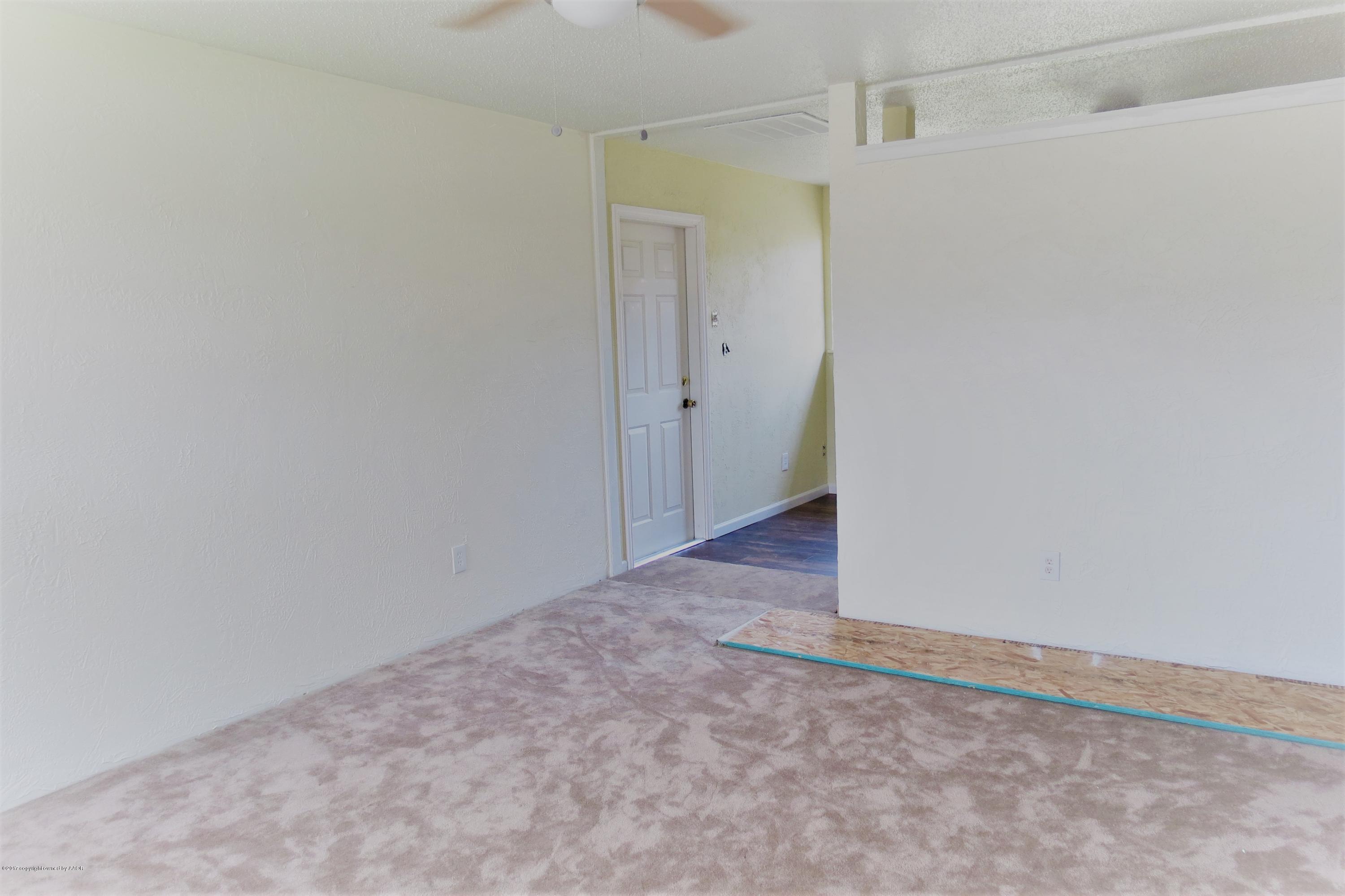 5115 South Travis Street Amarillo, TX 79110 - Photo 2 of 13 IMG_3106