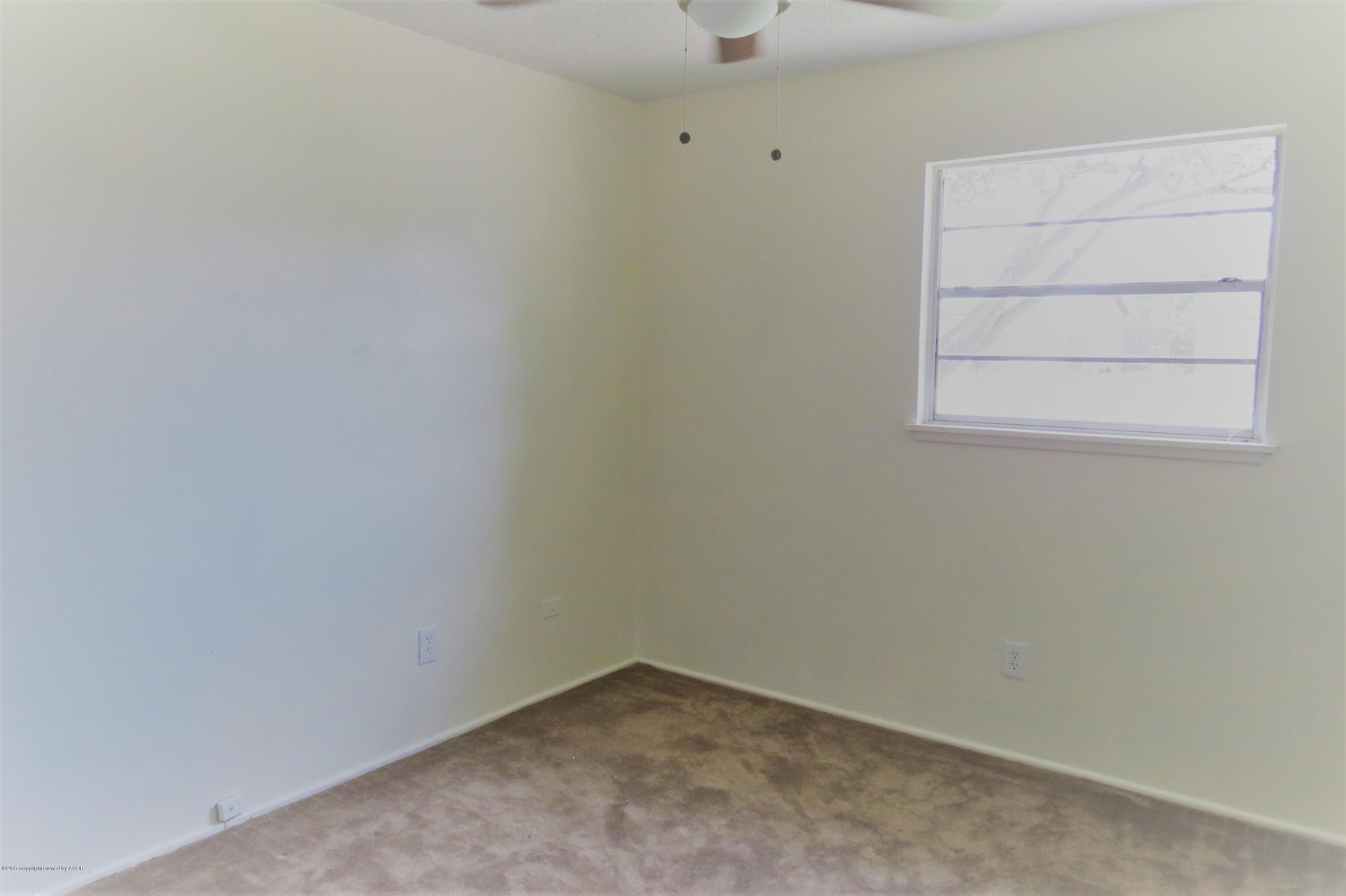 5115 South Travis Street Amarillo, TX 79110 - Photo 9 of 13 IMG_3108