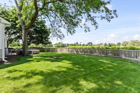 $624,900 | 1724 Dorchester Court, Mundelein, IL 60060