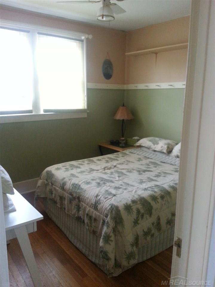 1379 Nottingham Road Grosse Pointe, MI 48230 - Photo 21 of 25 31248927-20.JPG