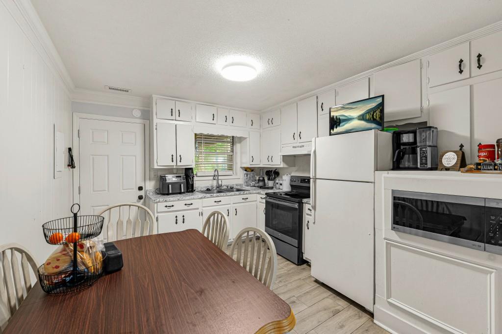 481 East Johns Road Northwest Lilburn, GA 30047 - Photo 11 of 30