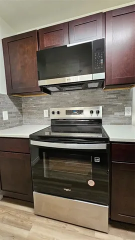 $1,800 | 903 West Congress Street, Denton, TX 76201