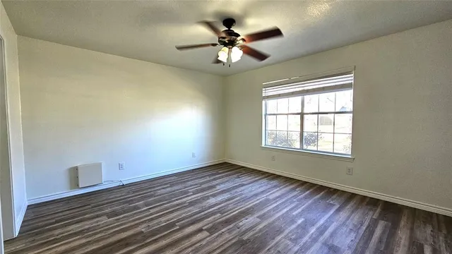 $1,800 | 903 West Congress Street, Denton, TX 76201