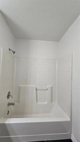 $1,800 | 903 West Congress Street, Denton, TX 76201