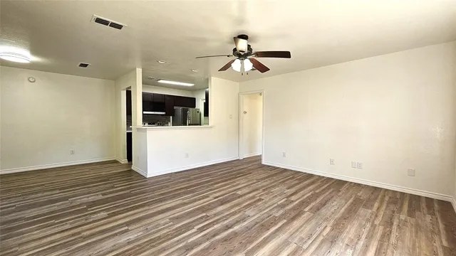 $1,800 | 903 West Congress Street, Denton, TX 76201