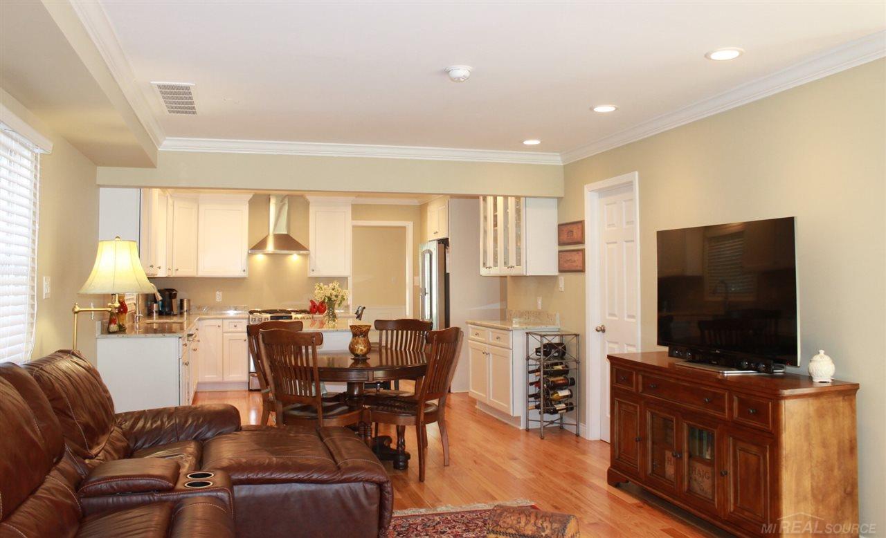 1205 Whittier Road Grosse Pointe, MI 48230 - Photo 36 of 73 31328037-35.JPG