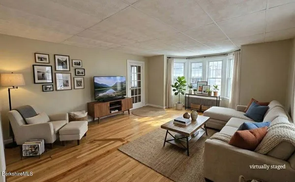 $1,400 | 15 North Summer Street, Unit 1L, Adams, MA 01220