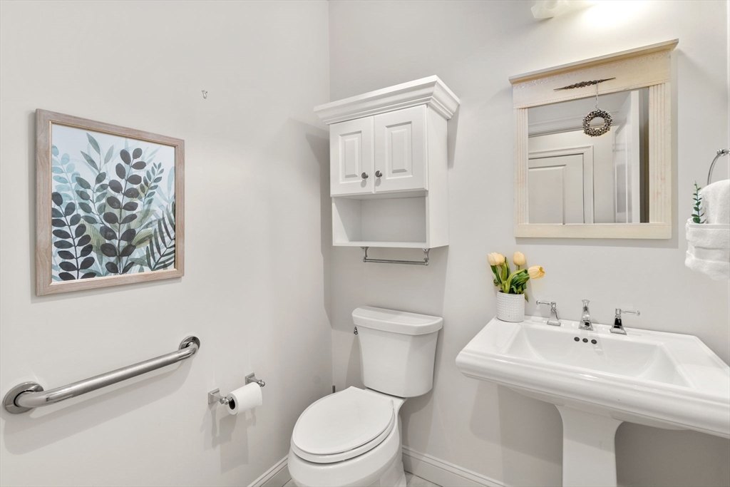 43 South Cottage Road, Unit 43 Belmont, MA 02478 - Photo 12 of 37