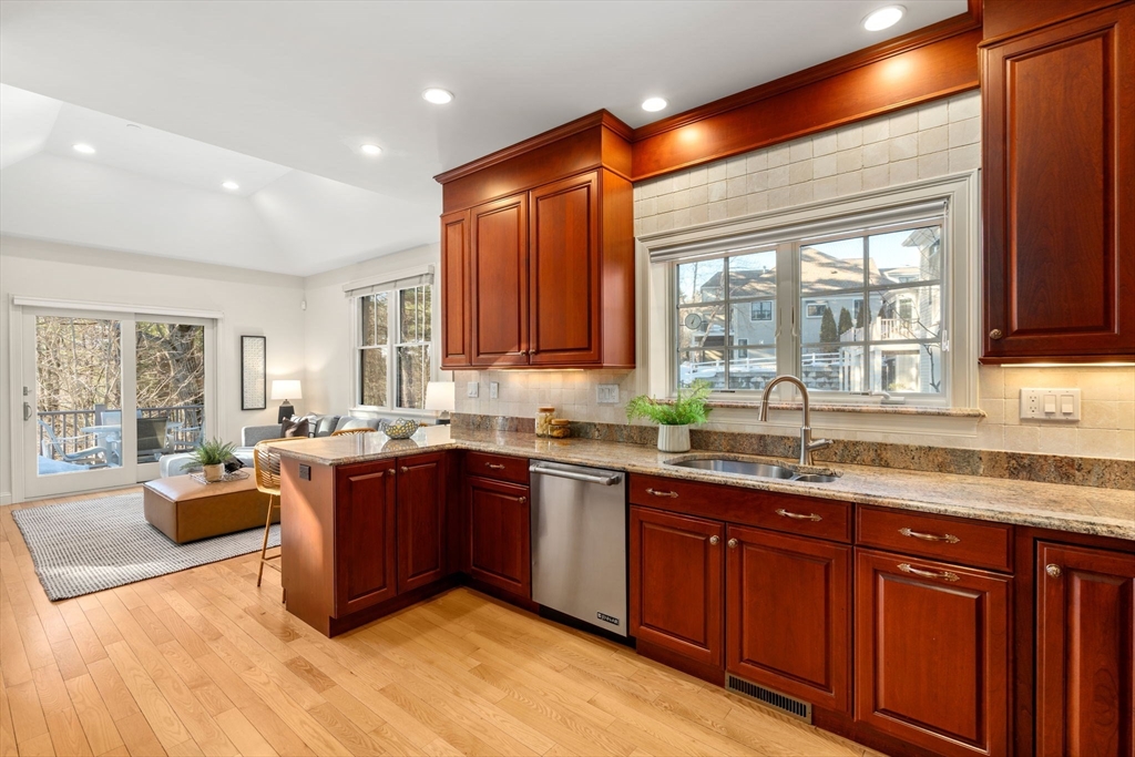 43 South Cottage Road, Unit 43 Belmont, MA 02478 - Photo 9 of 37