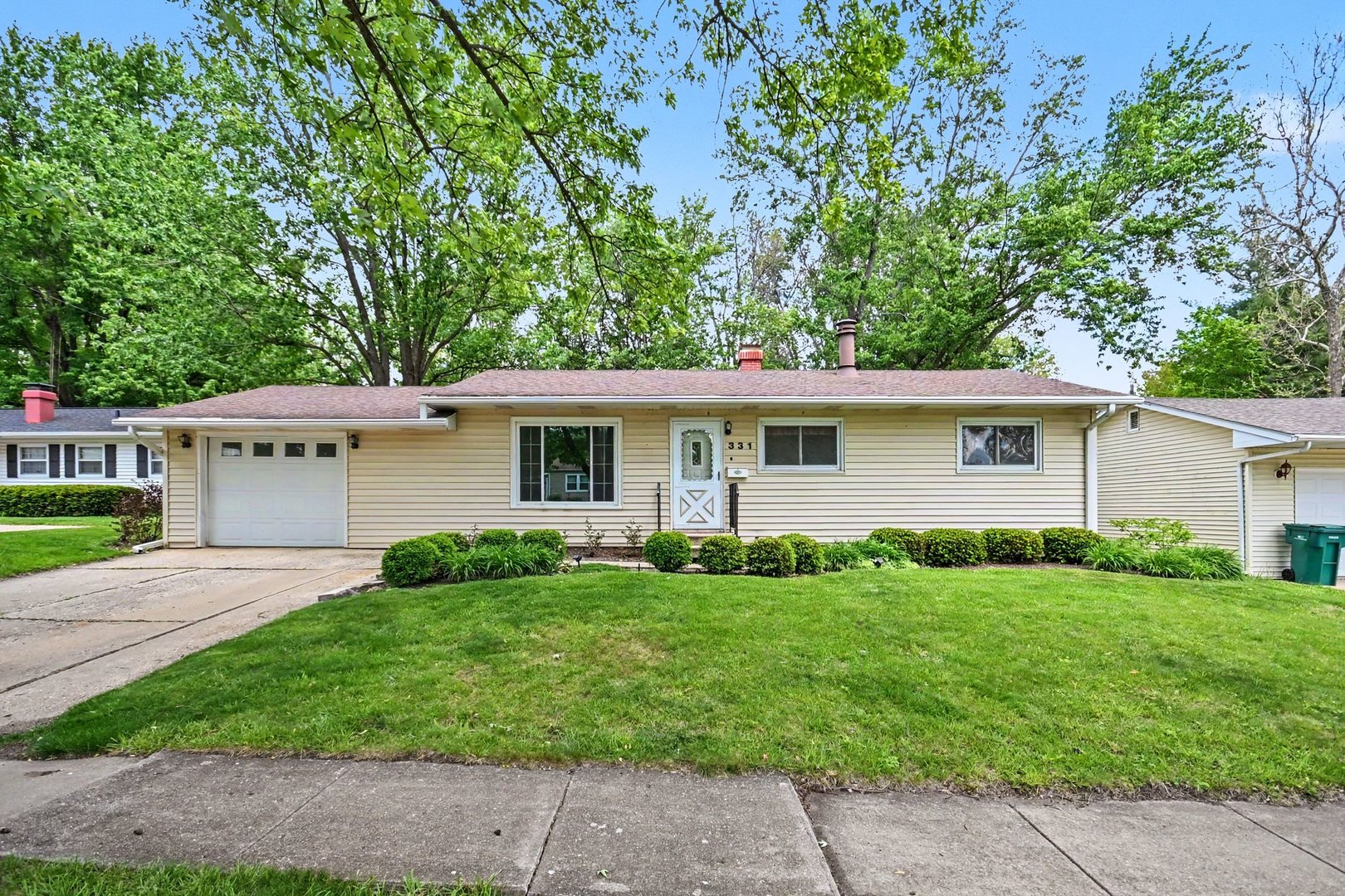 331 East Dresser Road DeKalb, IL 60115 - Photo 1 of 18