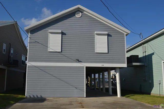 $465,000 | 104 Constantin Drive, Golden Meadow, LA 70357