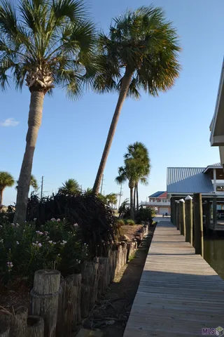 $465,000 | 104 Constantin Drive, Golden Meadow, LA 70357