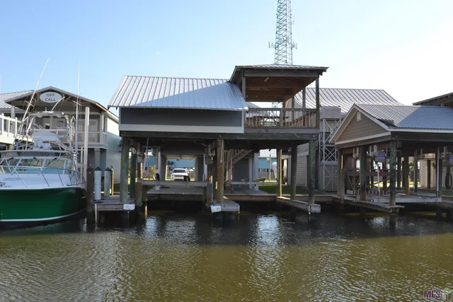 $465,000 | 104 Constantin Drive, Golden Meadow, LA 70357