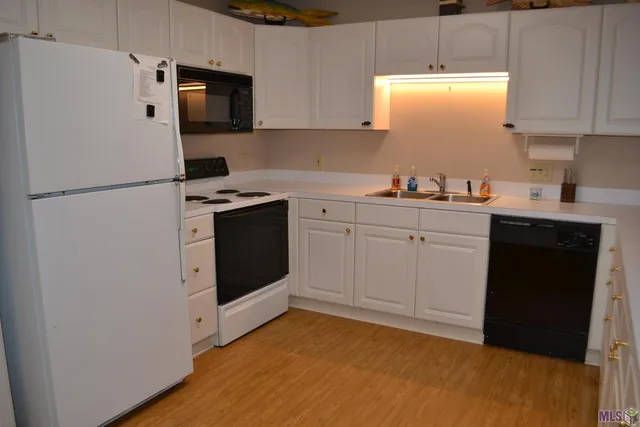 $465,000 | 104 Constantin Drive, Golden Meadow, LA 70357