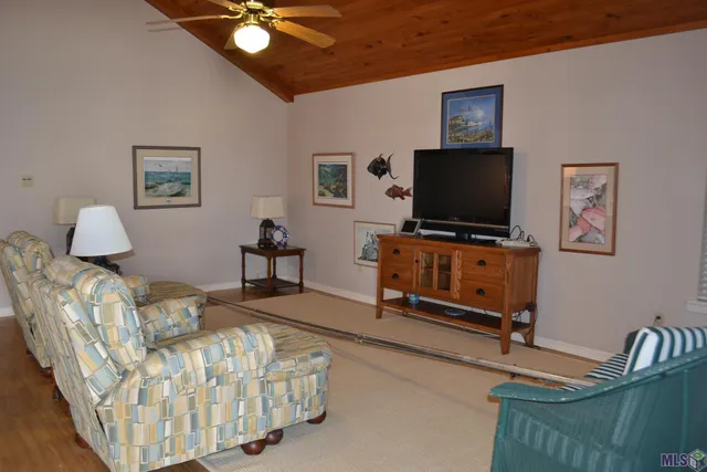 $465,000 | 104 Constantin Drive, Golden Meadow, LA 70357