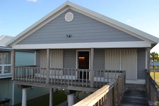 $465,000 | 104 Constantin Drive, Golden Meadow, LA 70357