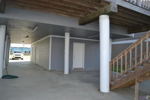 $465,000 | 104 Constantin Drive, Golden Meadow, LA 70357