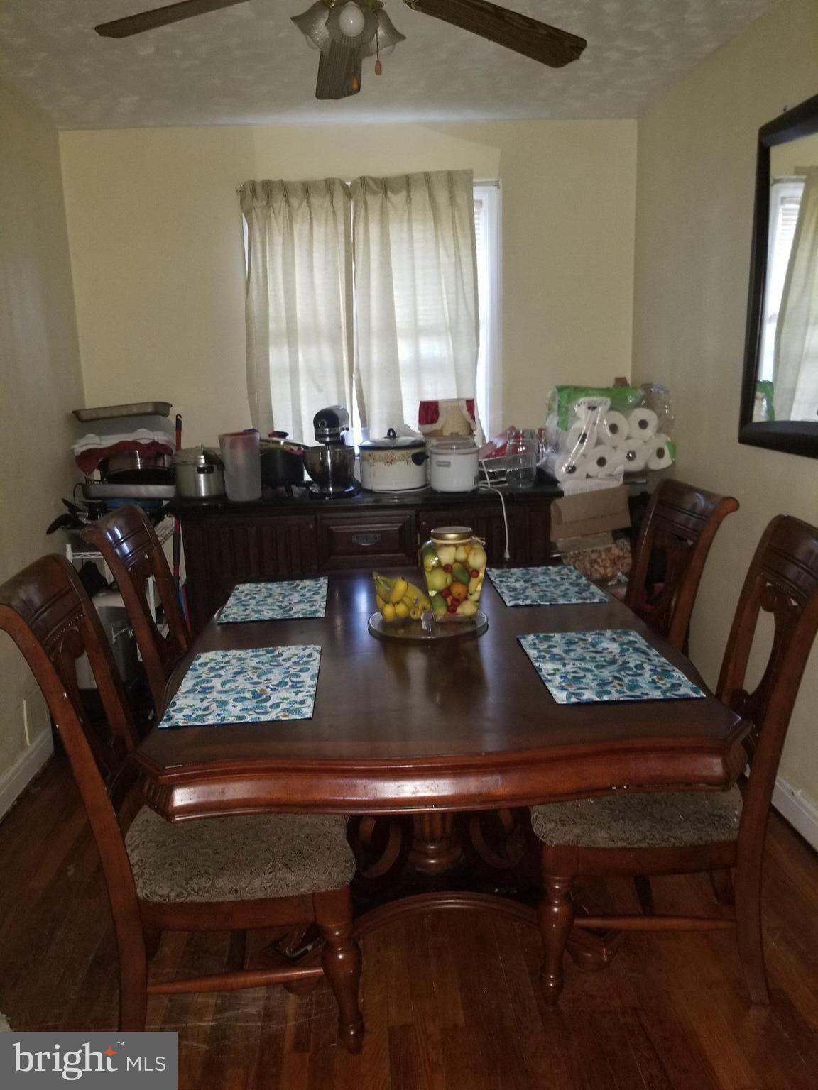 32 Upmanor Road Baltimore, MD 21229 - Photo 3 of 7 Dining Room