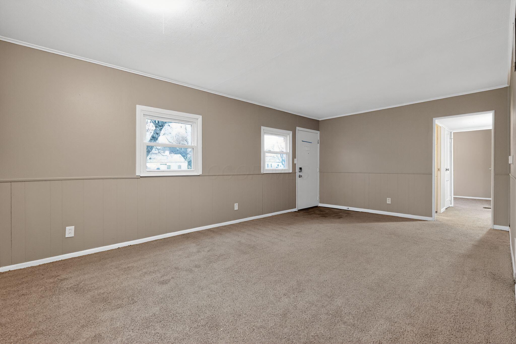 290 South Hampton Road Columbus, OH 43213 - Photo 6 of 32