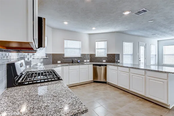 $2,650 | 12451 Buck Sable Lane, Houston, TX 77044