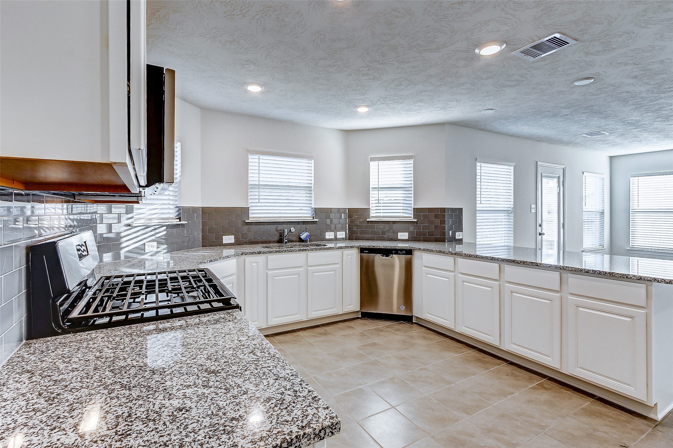 12451 Buck Sable Lane Houston, TX 77044 - Photo 8 of 22