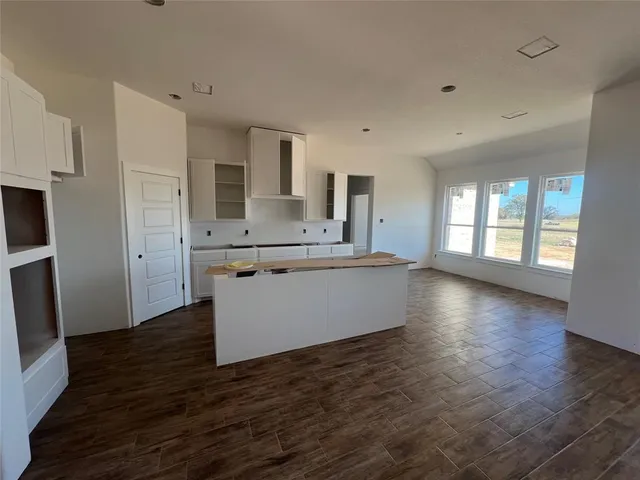 $464,900 | 108 Cattleman Drive, Poolville, TX 76487