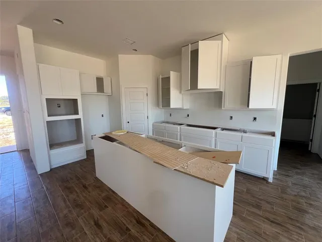 $464,900 | 108 Cattleman Drive, Poolville, TX 76487