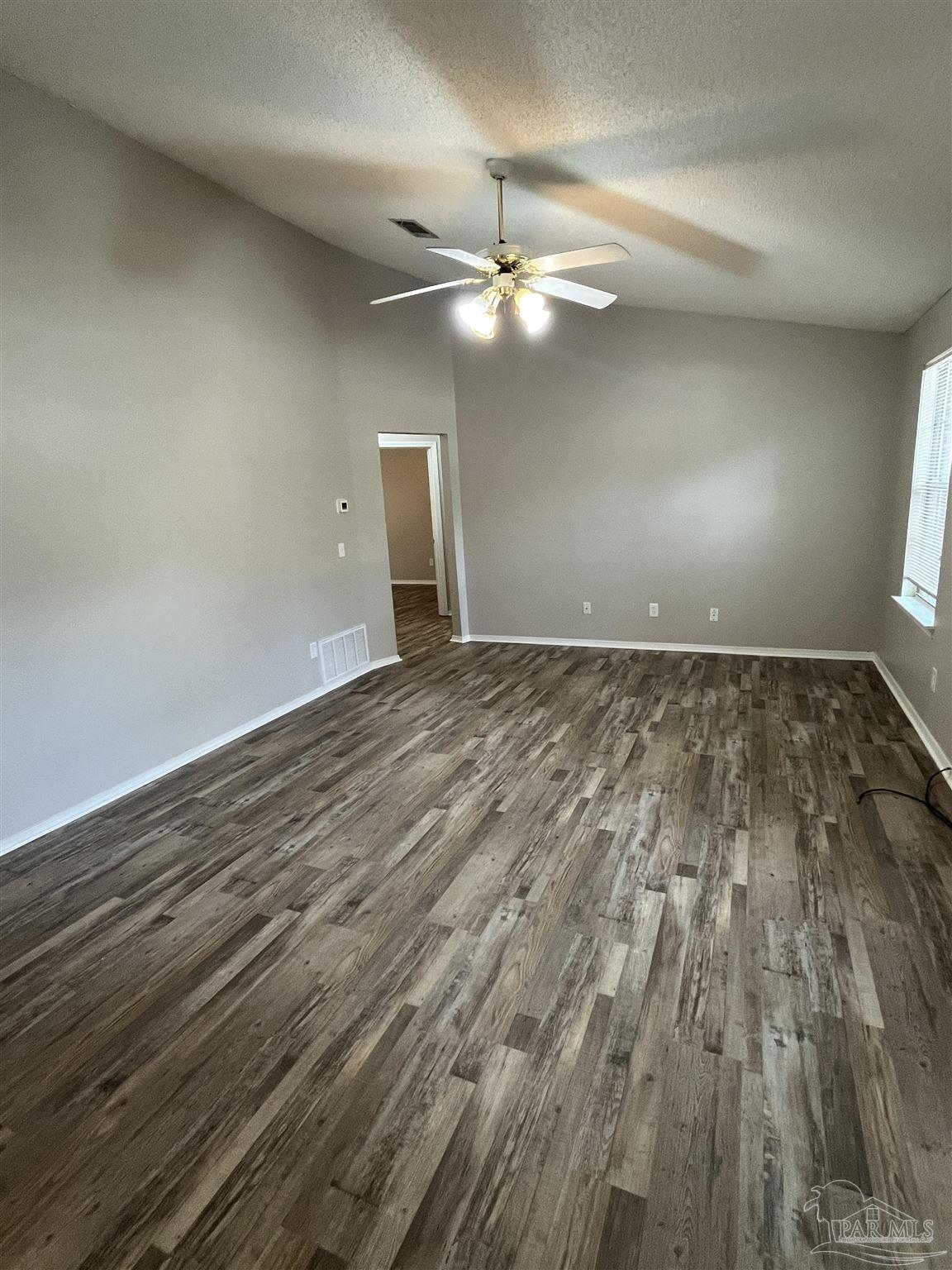 5491 Chantilly Circle Milton, FL 32583 - Photo 3 of 24